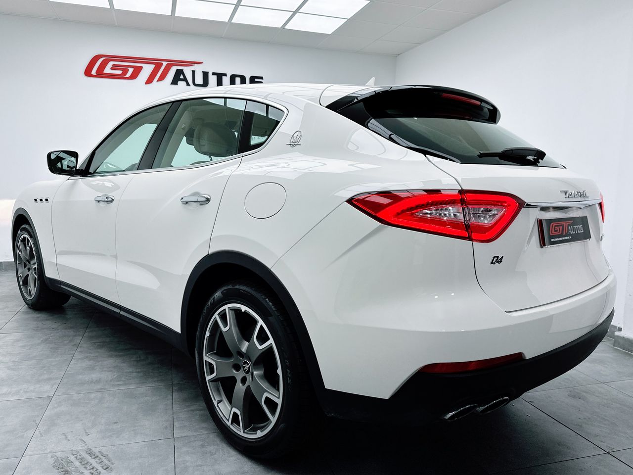 Foto Maserati Levante 1