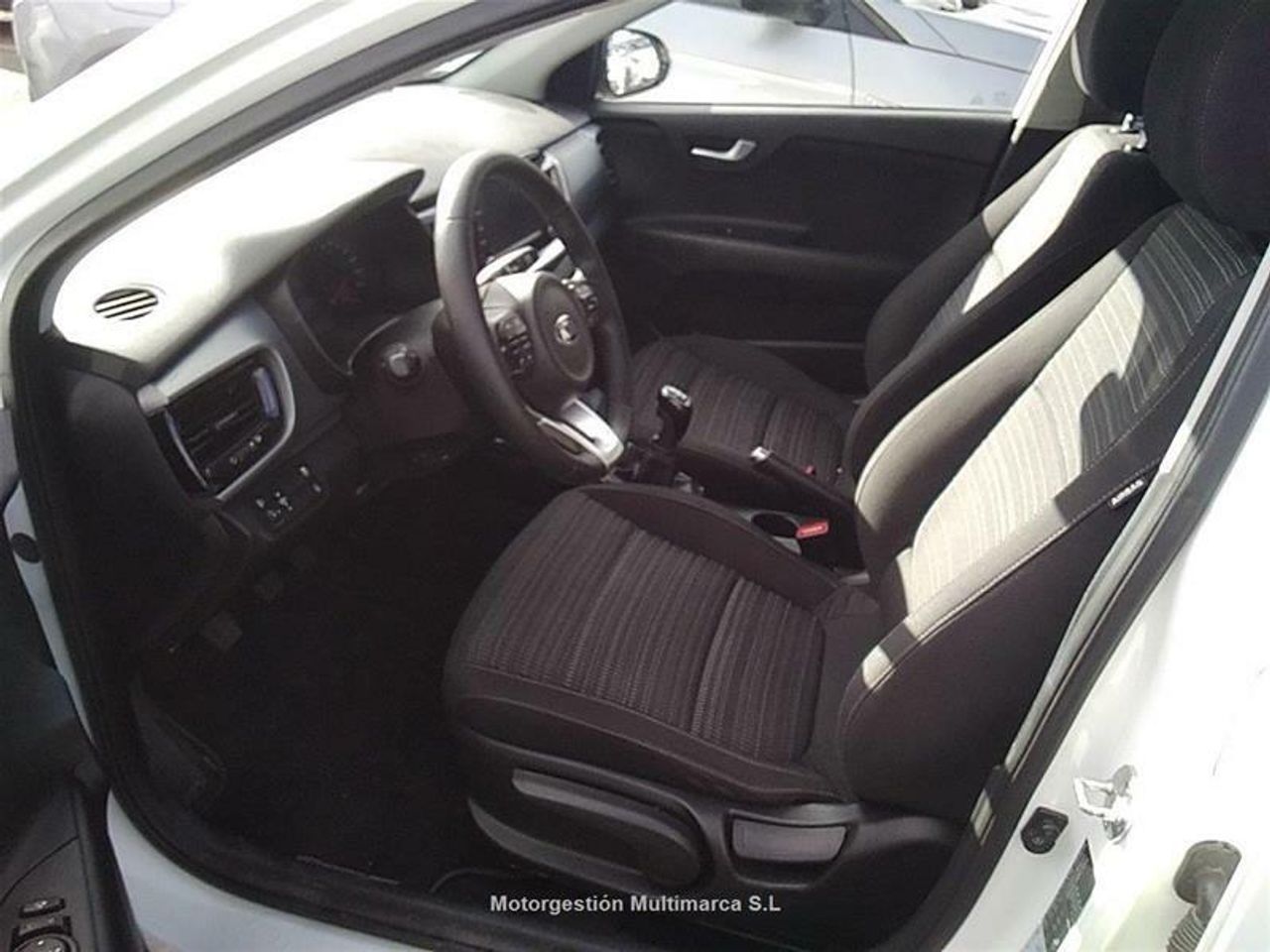 Foto Kia Stonic 7