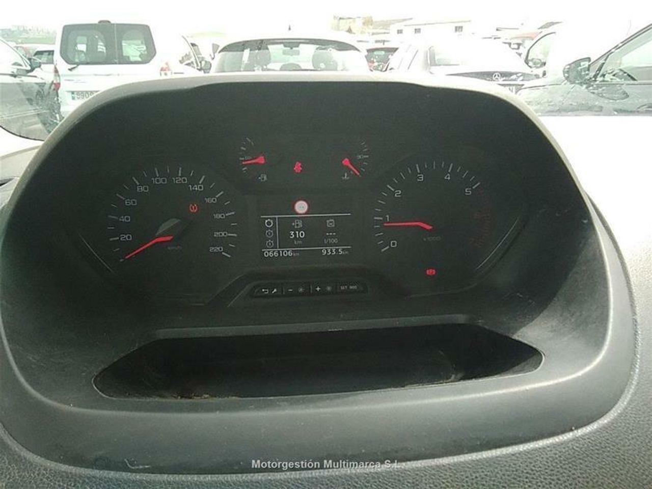 Foto Peugeot Rifter 8