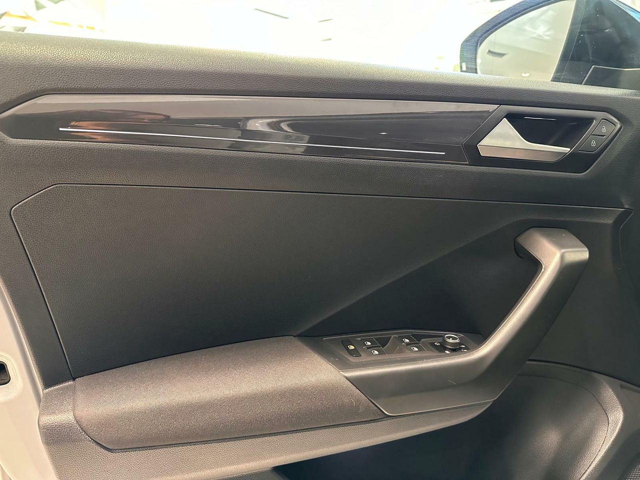 Foto Volkswagen T-Roc 6