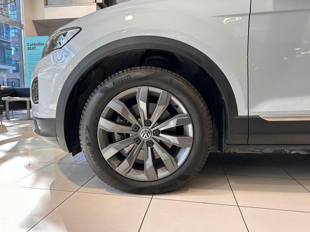 Foto Volkswagen T-Roc 12