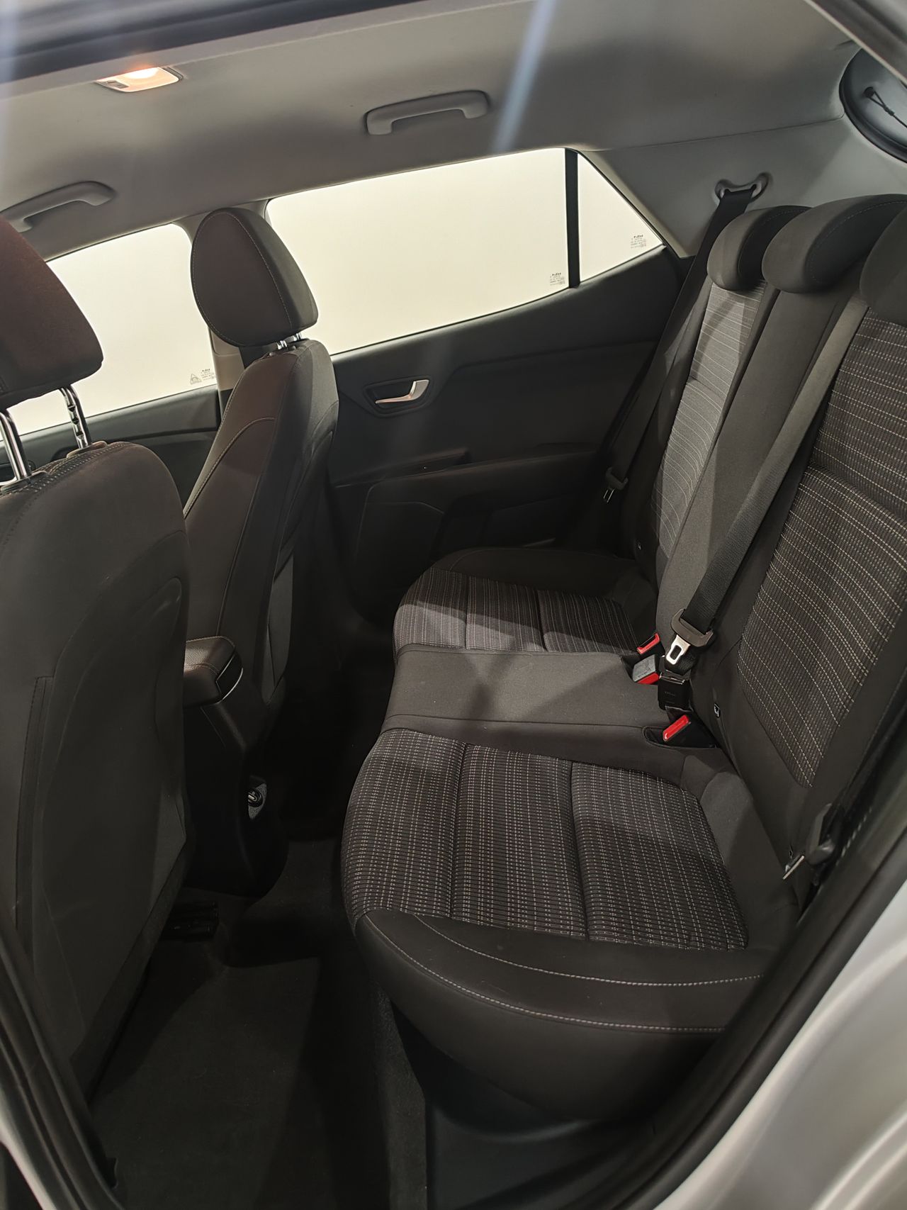 Foto Kia Stonic 21