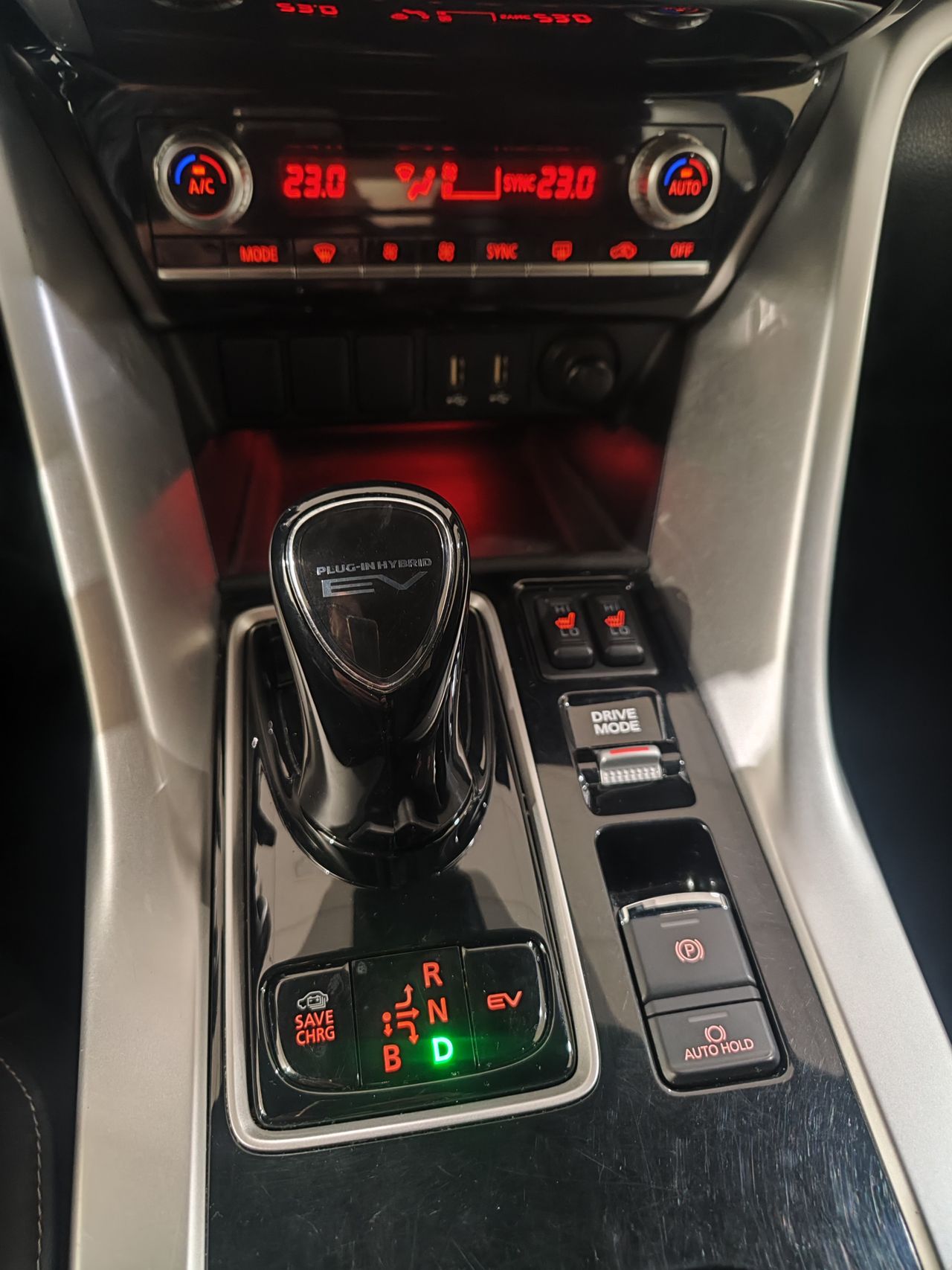Foto Mitsubishi Eclipse Cross 9