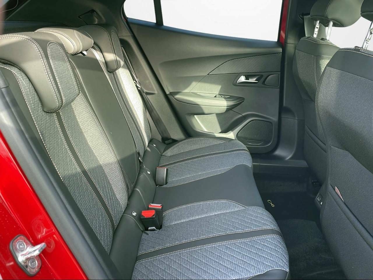 Foto Peugeot 2008 11