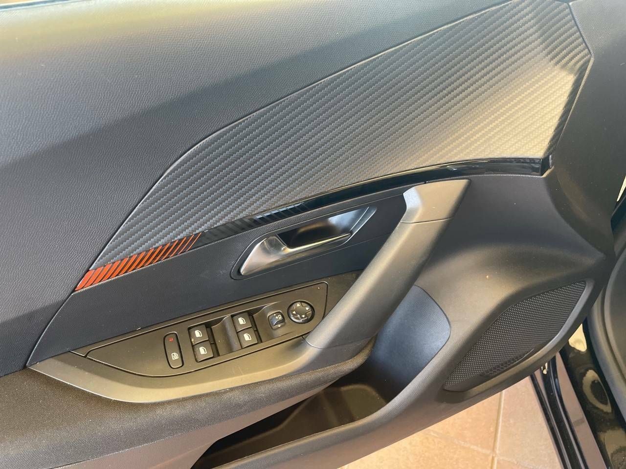 Foto Peugeot 2008 12