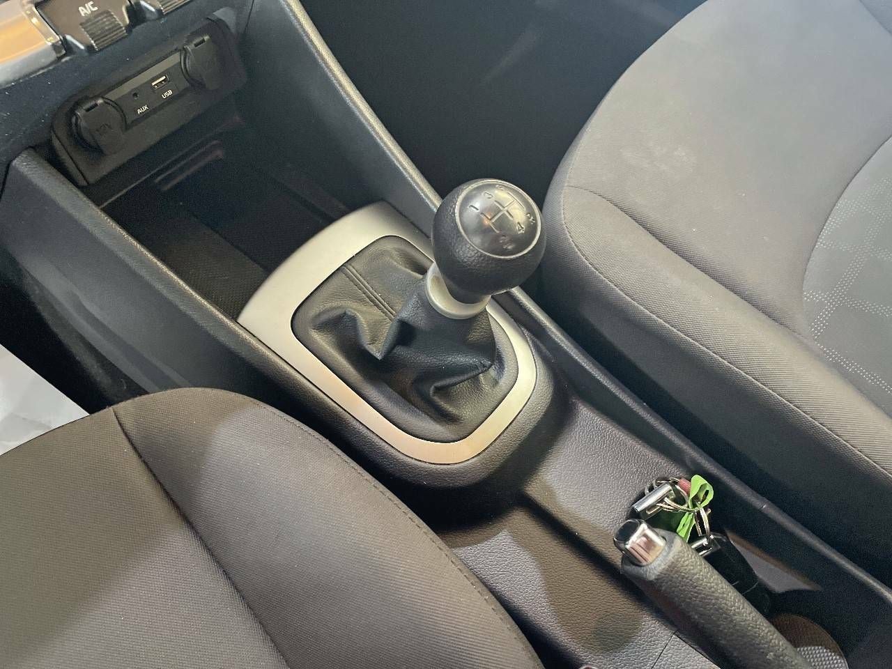 Foto Kia Rio 15