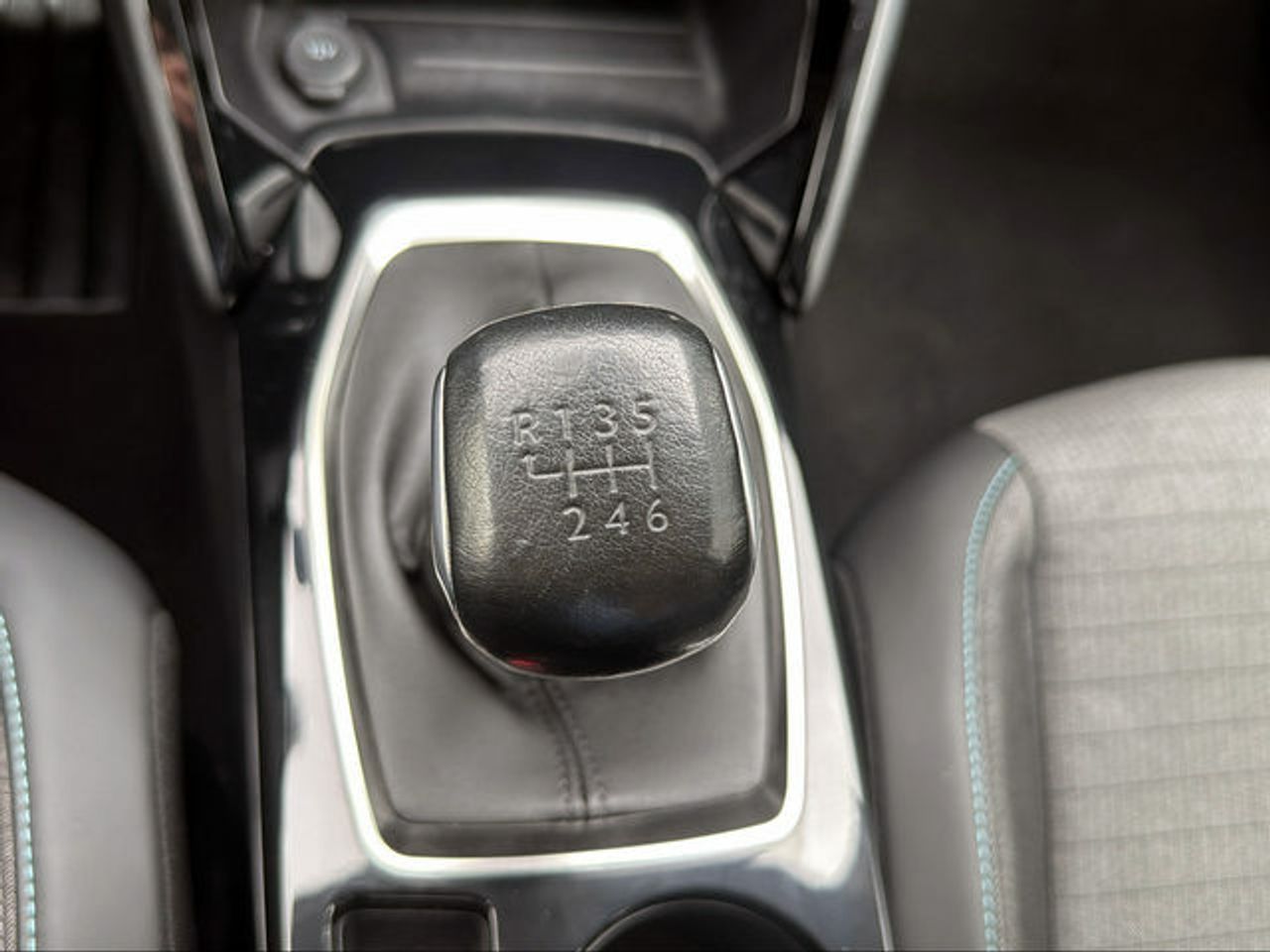 Foto Peugeot 208 19