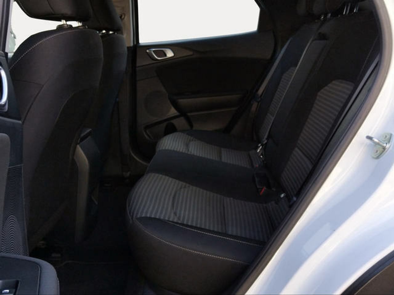 Foto Kia XCeed 11