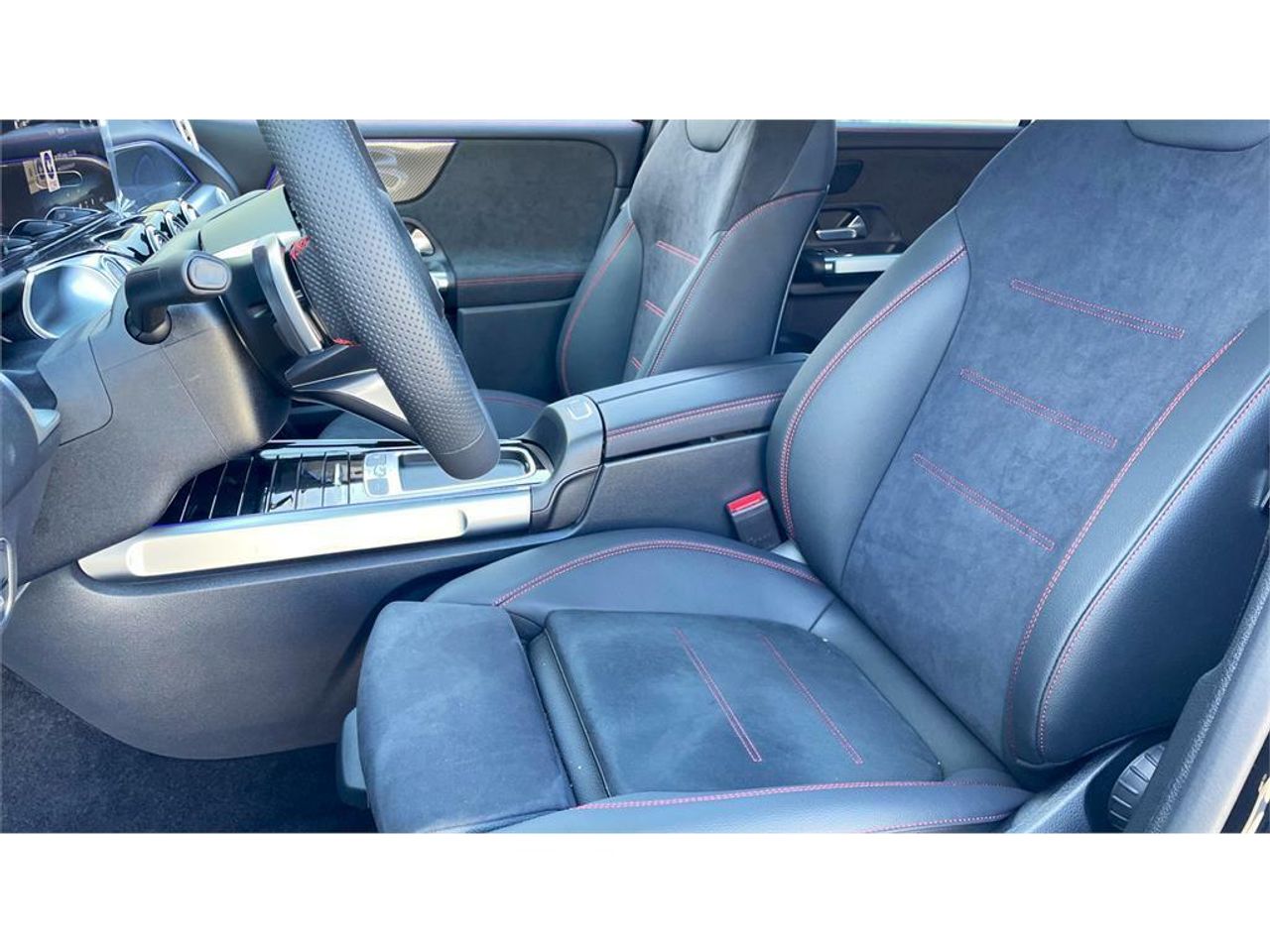 Foto Mercedes-Benz Clase GLB 7