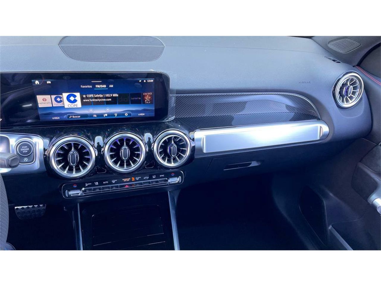 Foto Mercedes-Benz Clase GLB 15