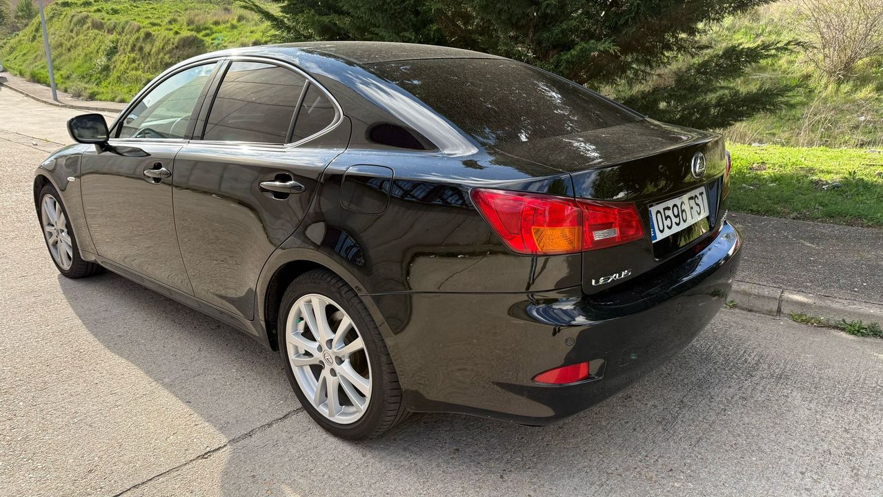 Foto Lexus IS 14