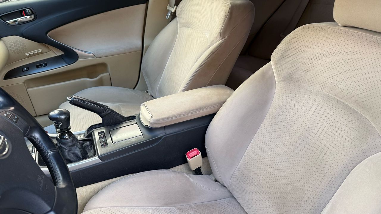 Foto Lexus IS 23