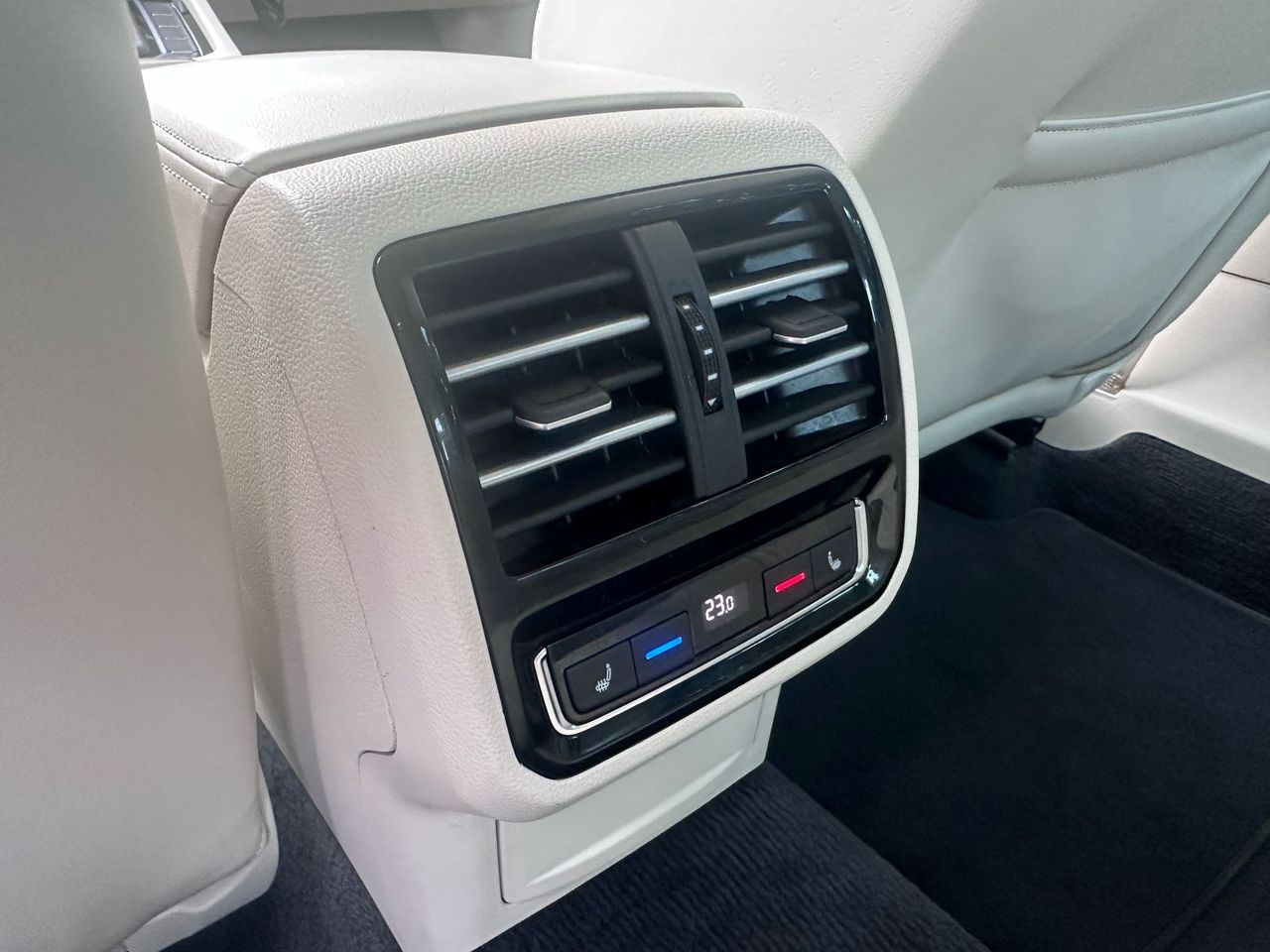 Foto Volkswagen Passat 32