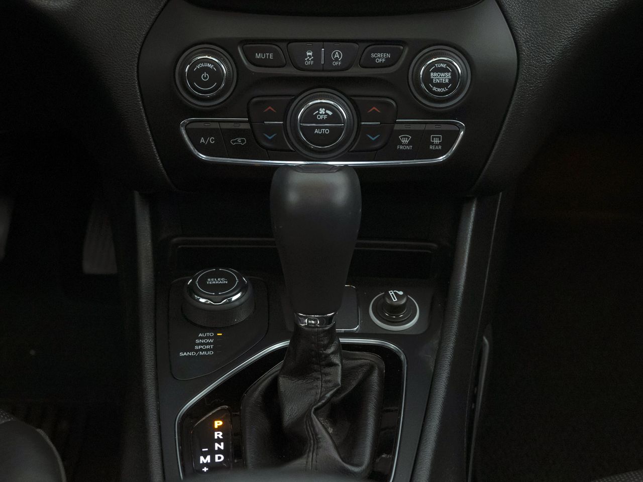 Foto Jeep Cherokee 15