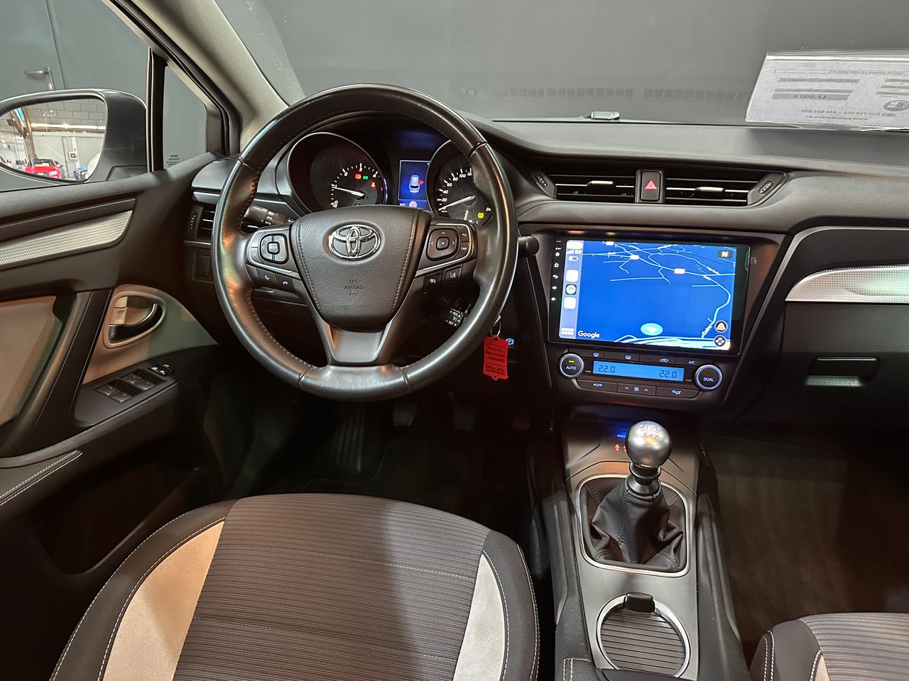 Foto Toyota Avensis 5