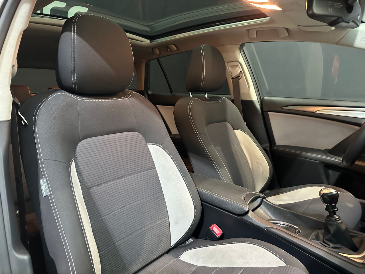 Foto Toyota Avensis 6