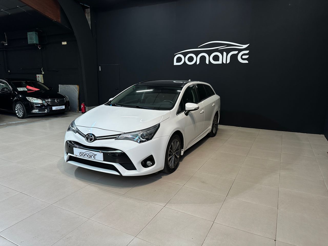 Foto Toyota Avensis 13
