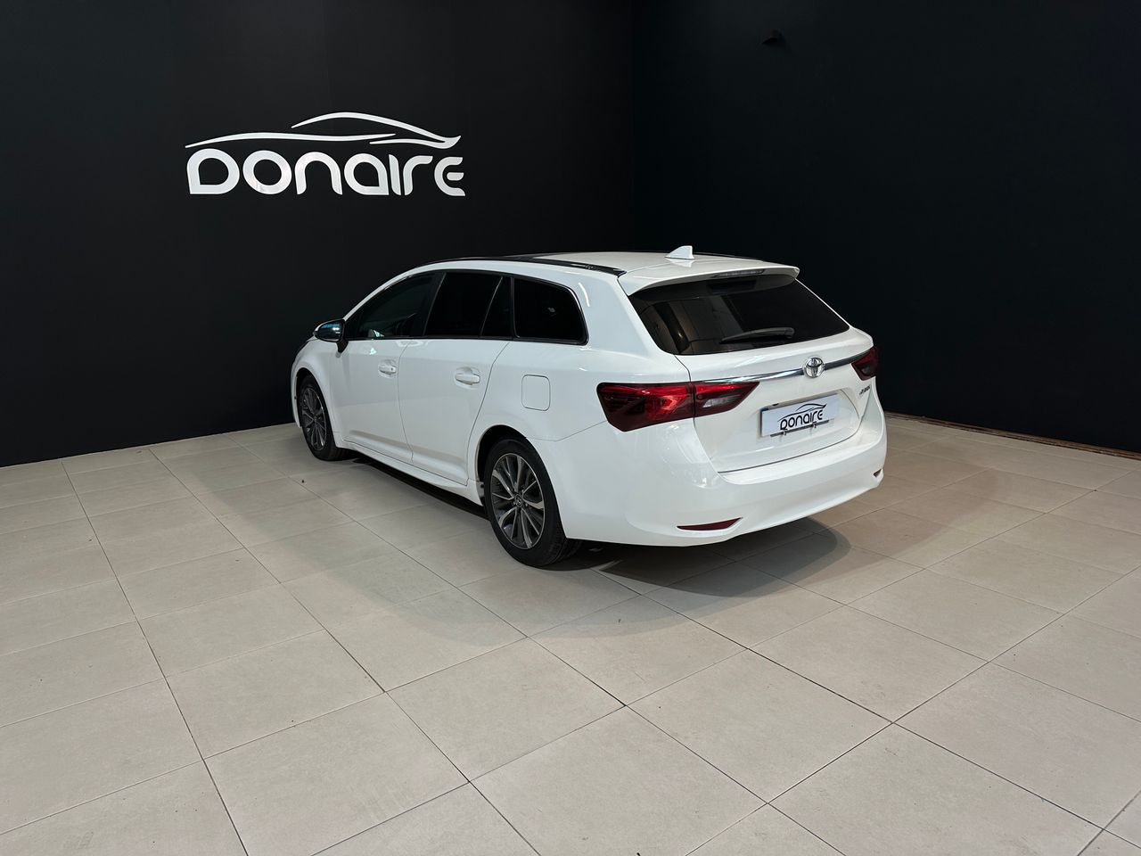 Foto Toyota Avensis 15