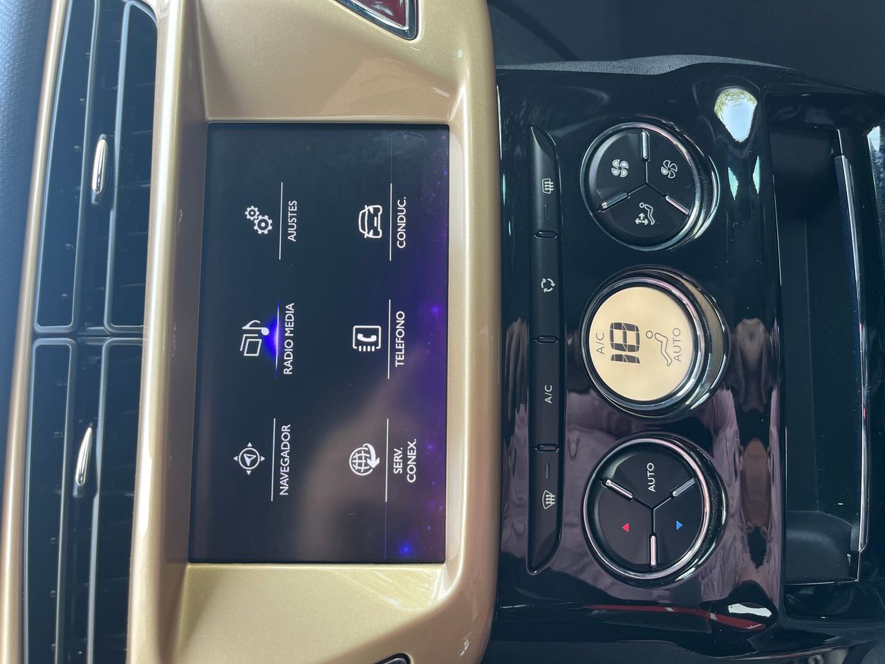 Foto DS Automobiles DS 3 14