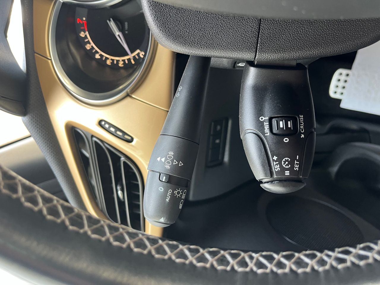 Foto DS Automobiles DS 3 15