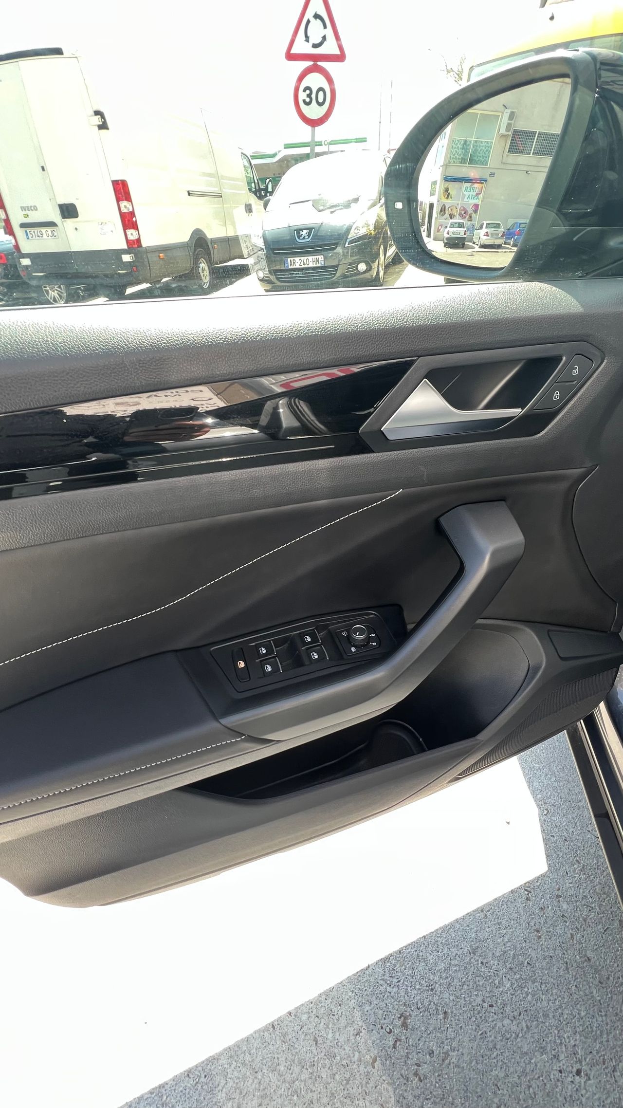 Foto Volkswagen T-Roc 14