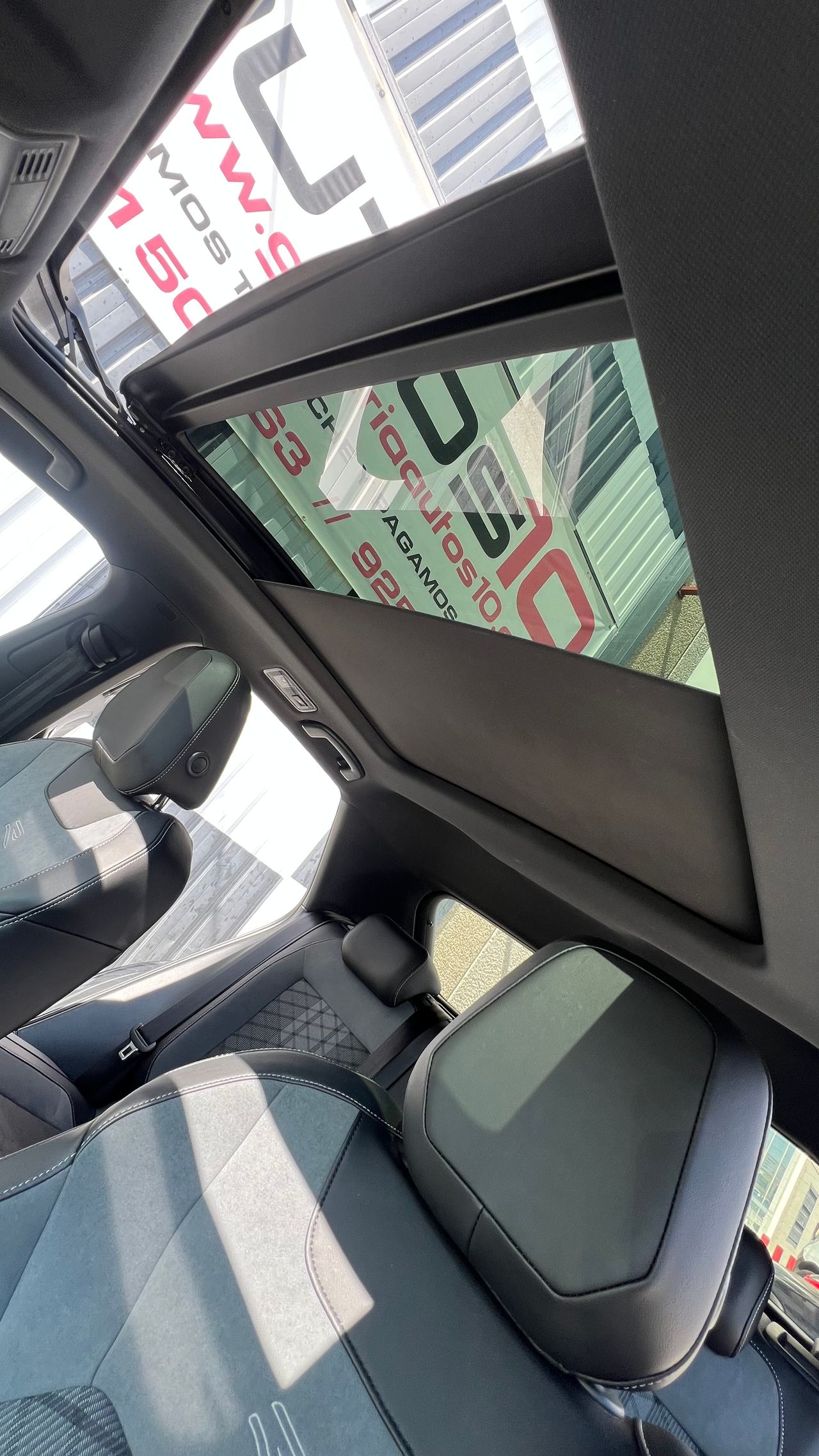 Foto Volkswagen T-Roc 15