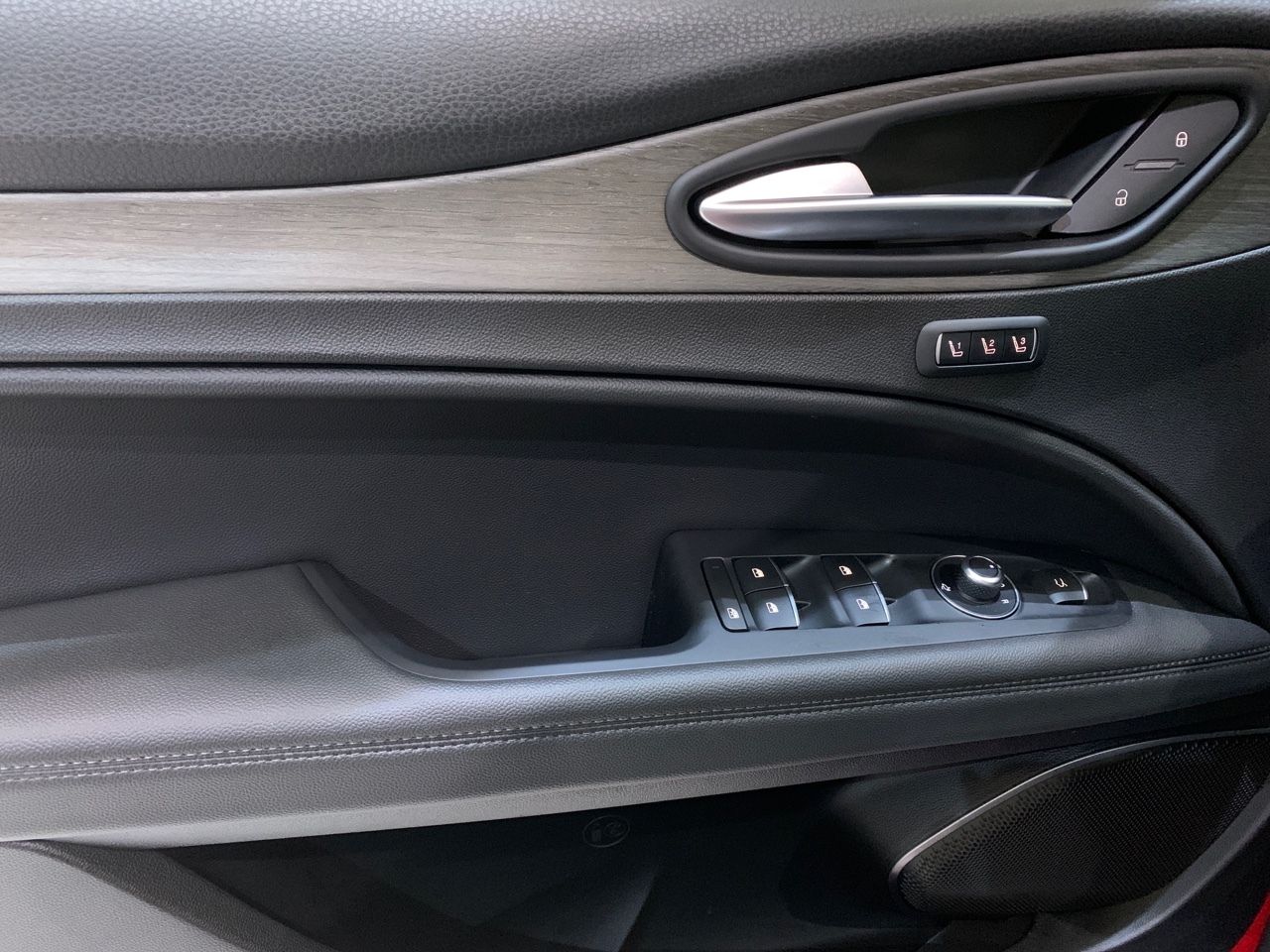 Foto Alfa Romeo Stelvio 24