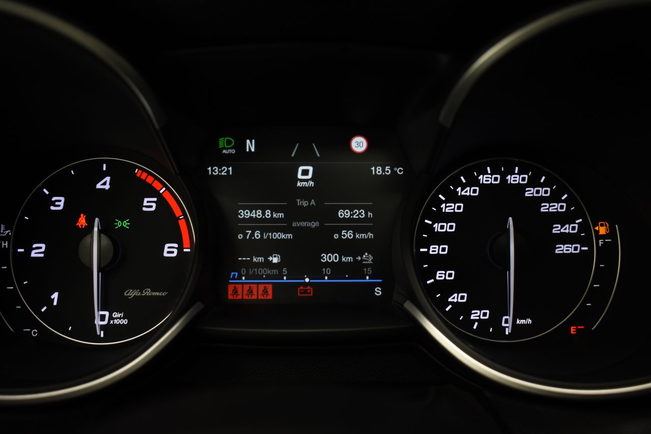 Foto Alfa Romeo Stelvio 23
