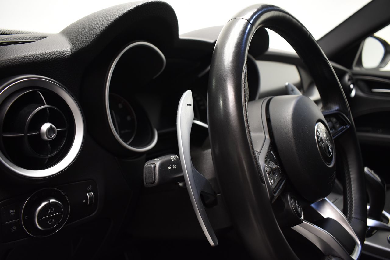 Foto Alfa Romeo Stelvio 24