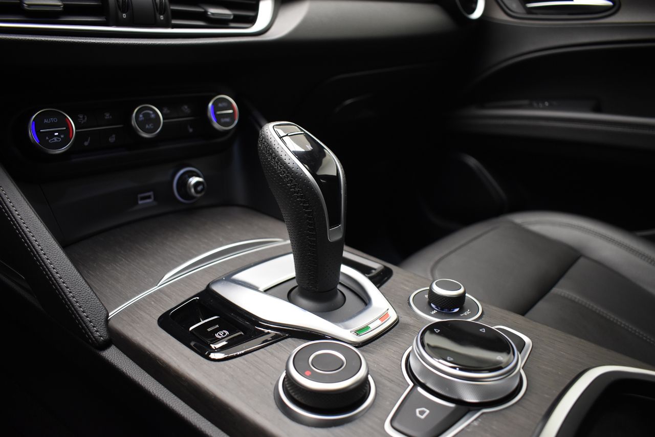 Foto Alfa Romeo Stelvio 32