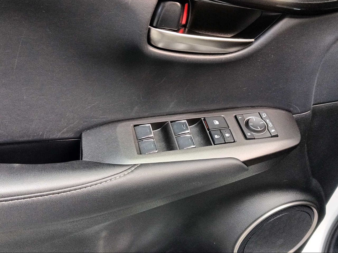 Foto Lexus NX 16