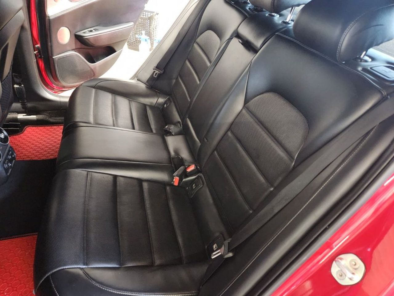 Foto Kia Stinger 15