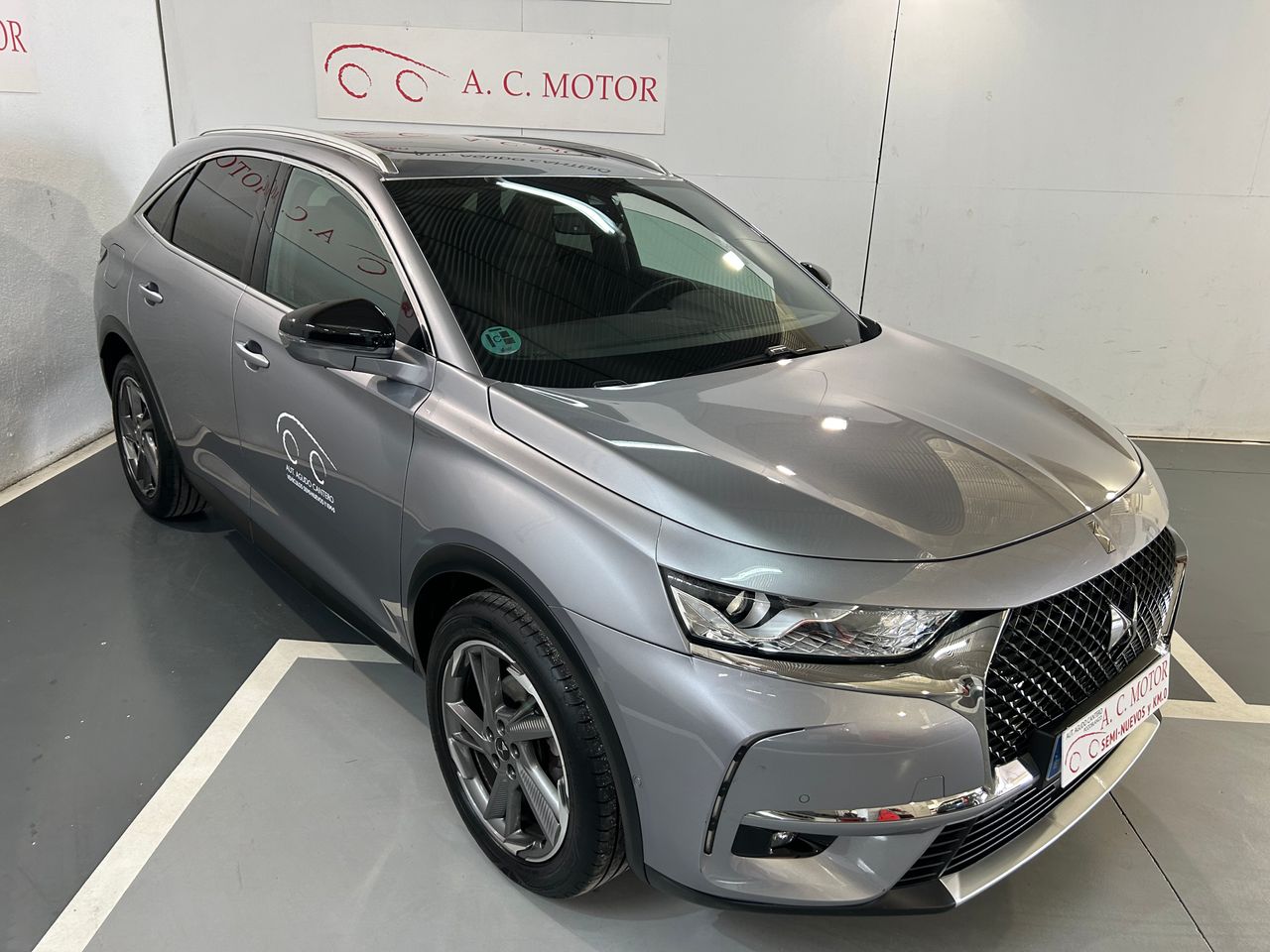 Foto DS Automobiles DS 7 9