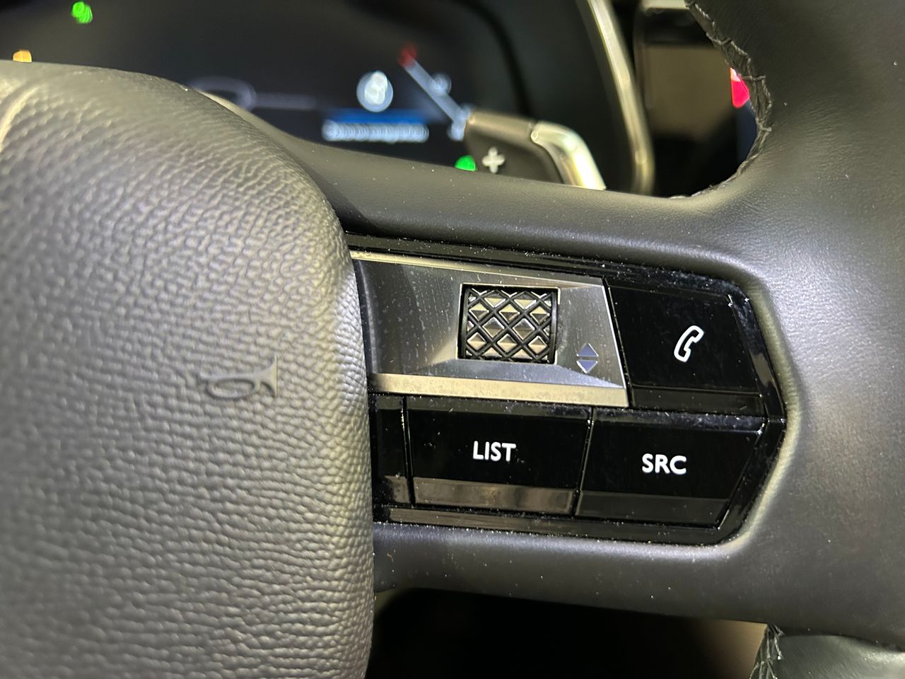 Foto DS Automobiles DS 7 32