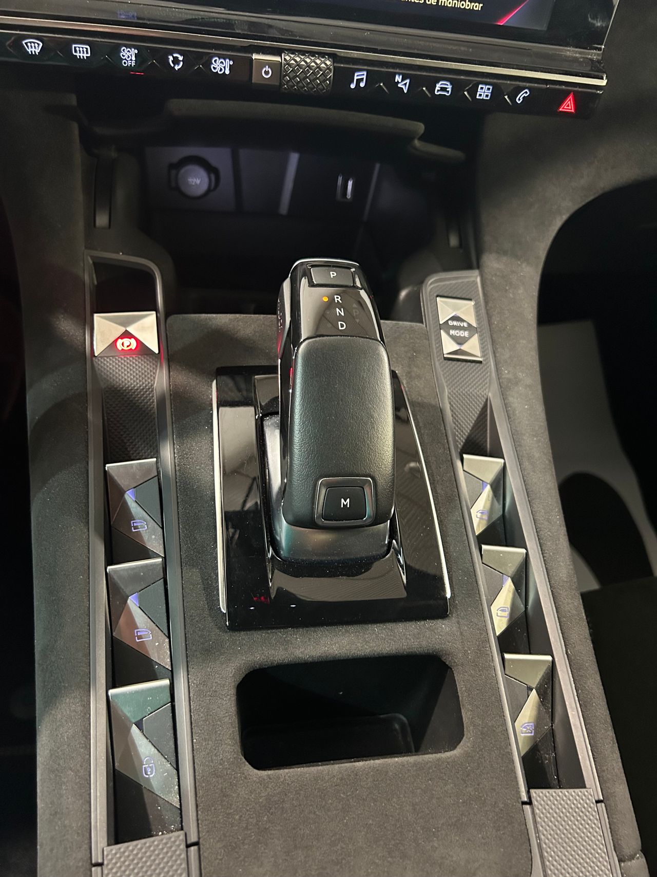 Foto DS Automobiles DS 7 27