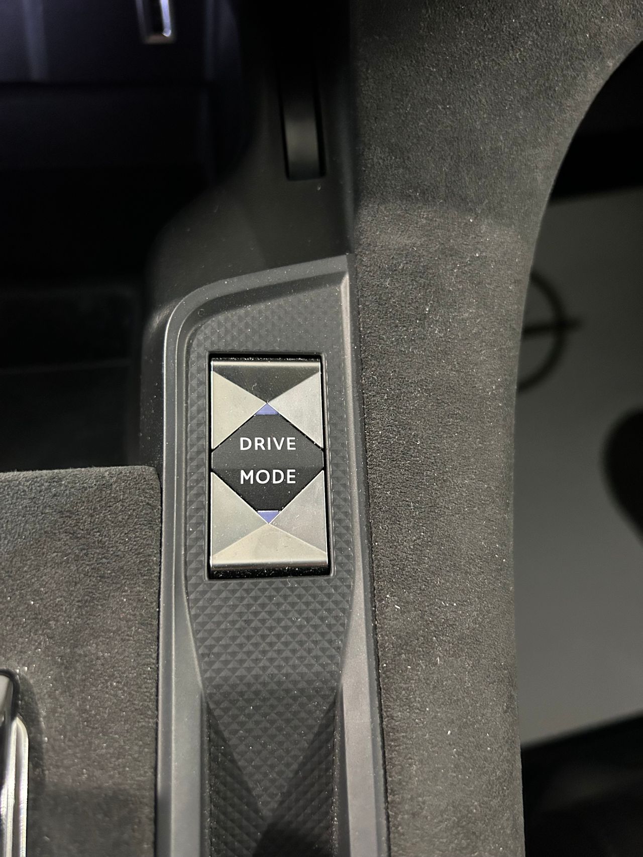 Foto DS Automobiles DS 7 28