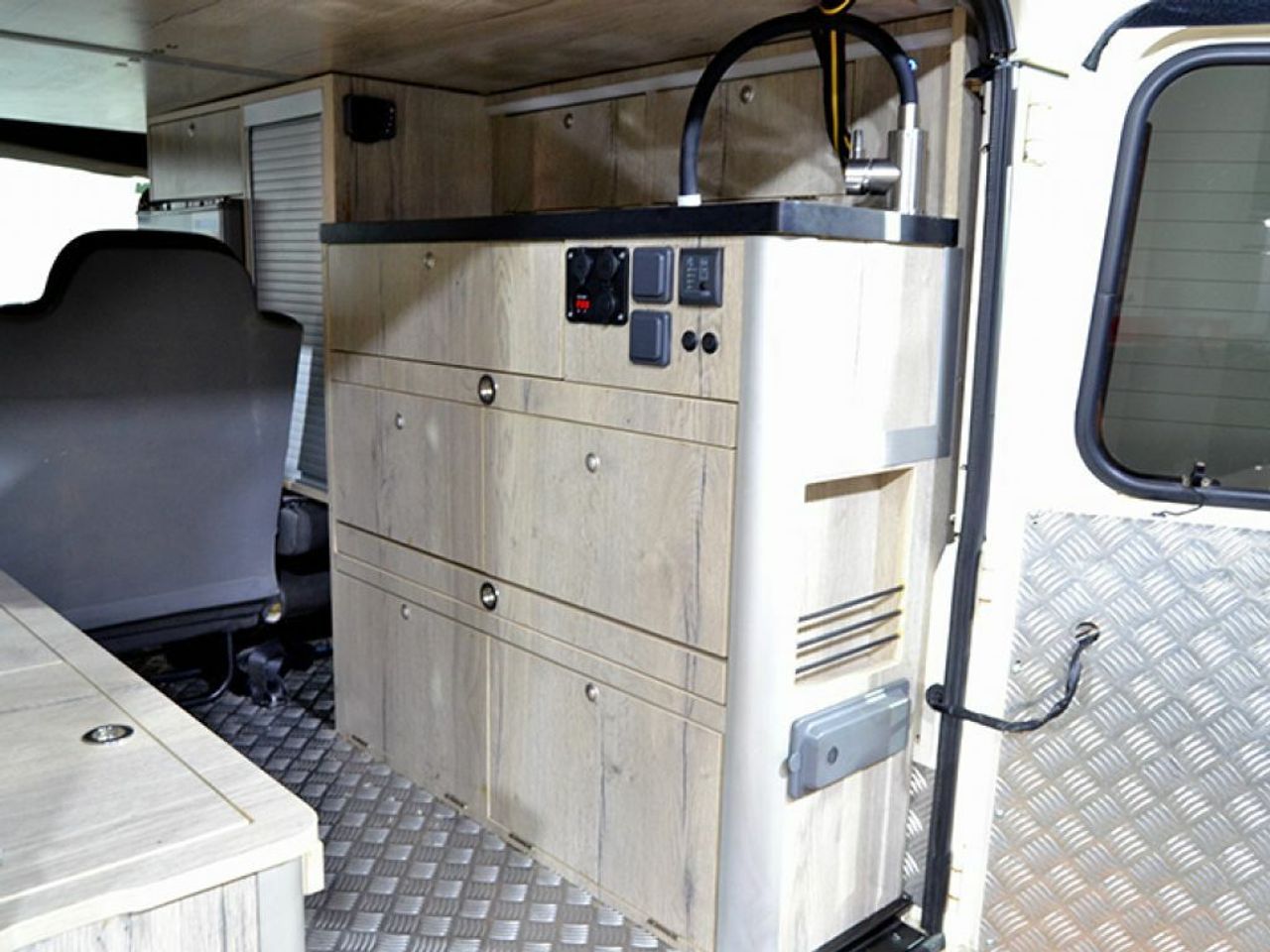 Foto Iveco Massif 8