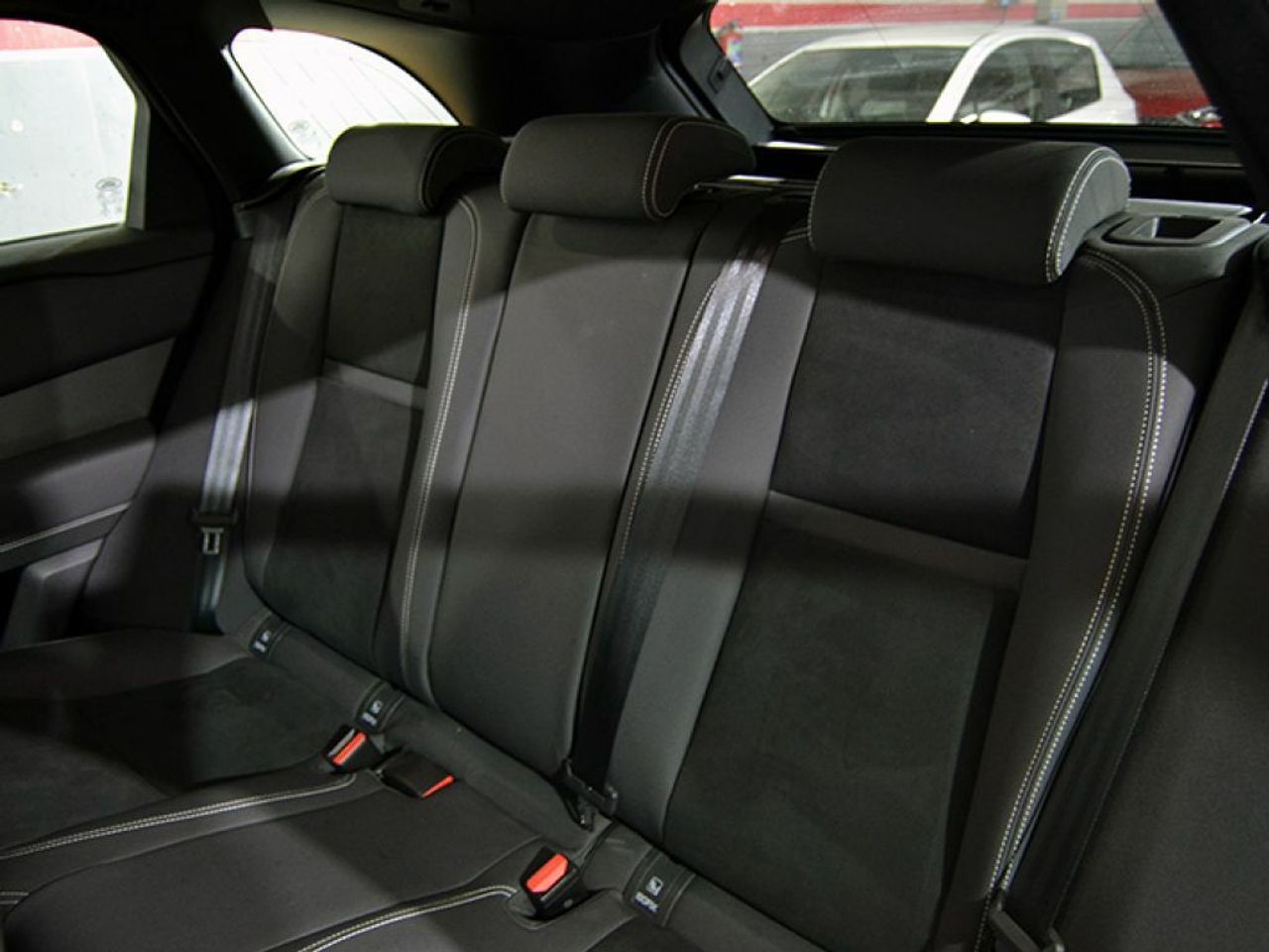 Foto Land-Rover Range Rover Velar 13