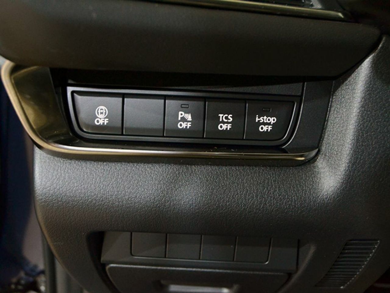 Foto Mazda CX-30 17