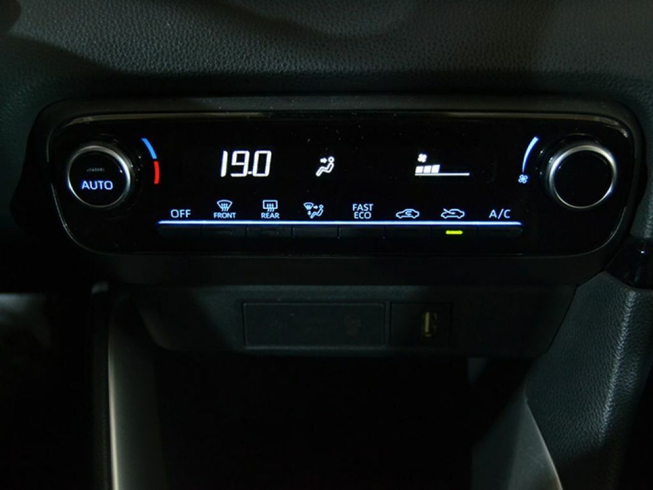 Foto Toyota Yaris 26