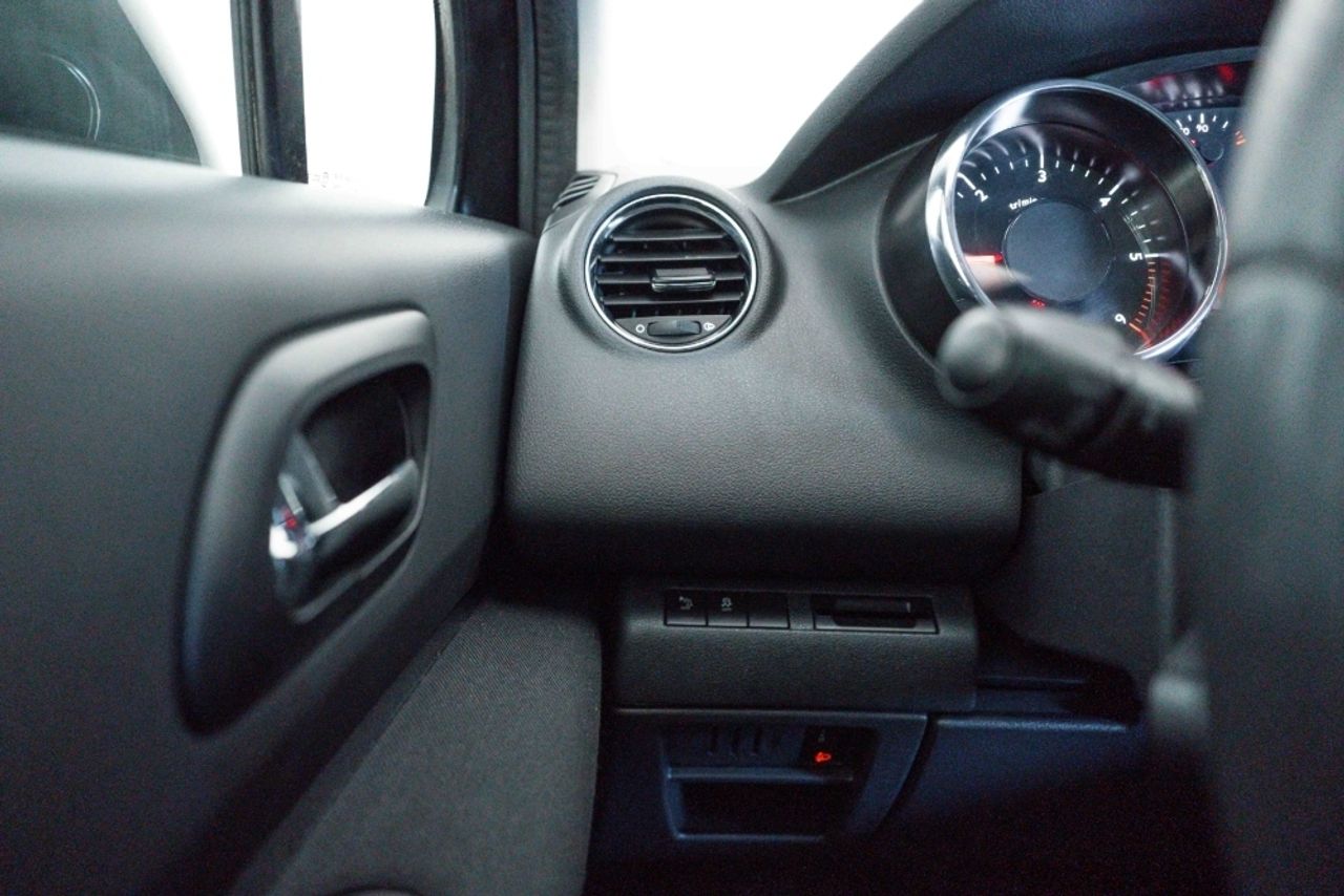 Foto Peugeot 5008 12