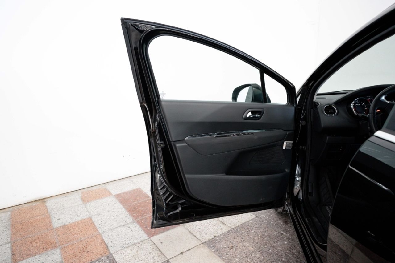 Foto Peugeot 5008 14