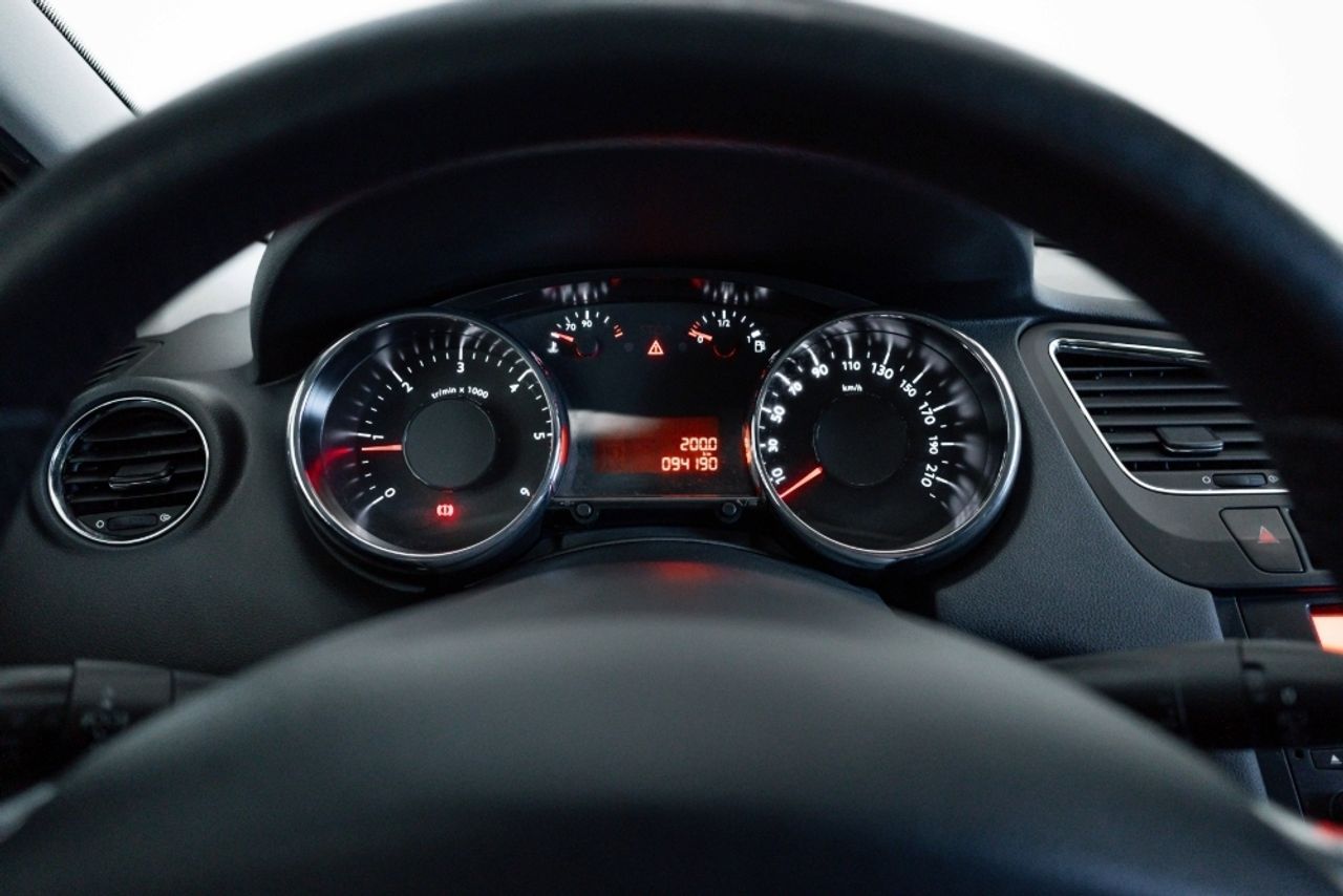 Foto Peugeot 5008 16