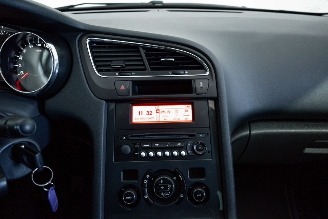 Foto Peugeot 5008 19