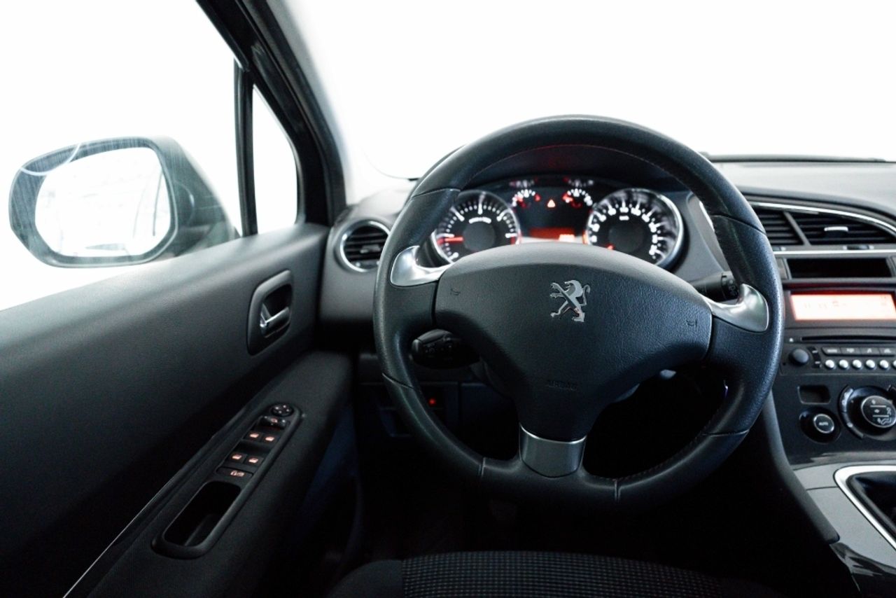 Foto Peugeot 5008 24