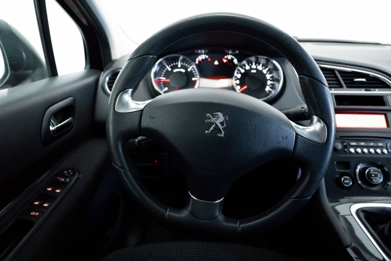 Foto Peugeot 5008 25