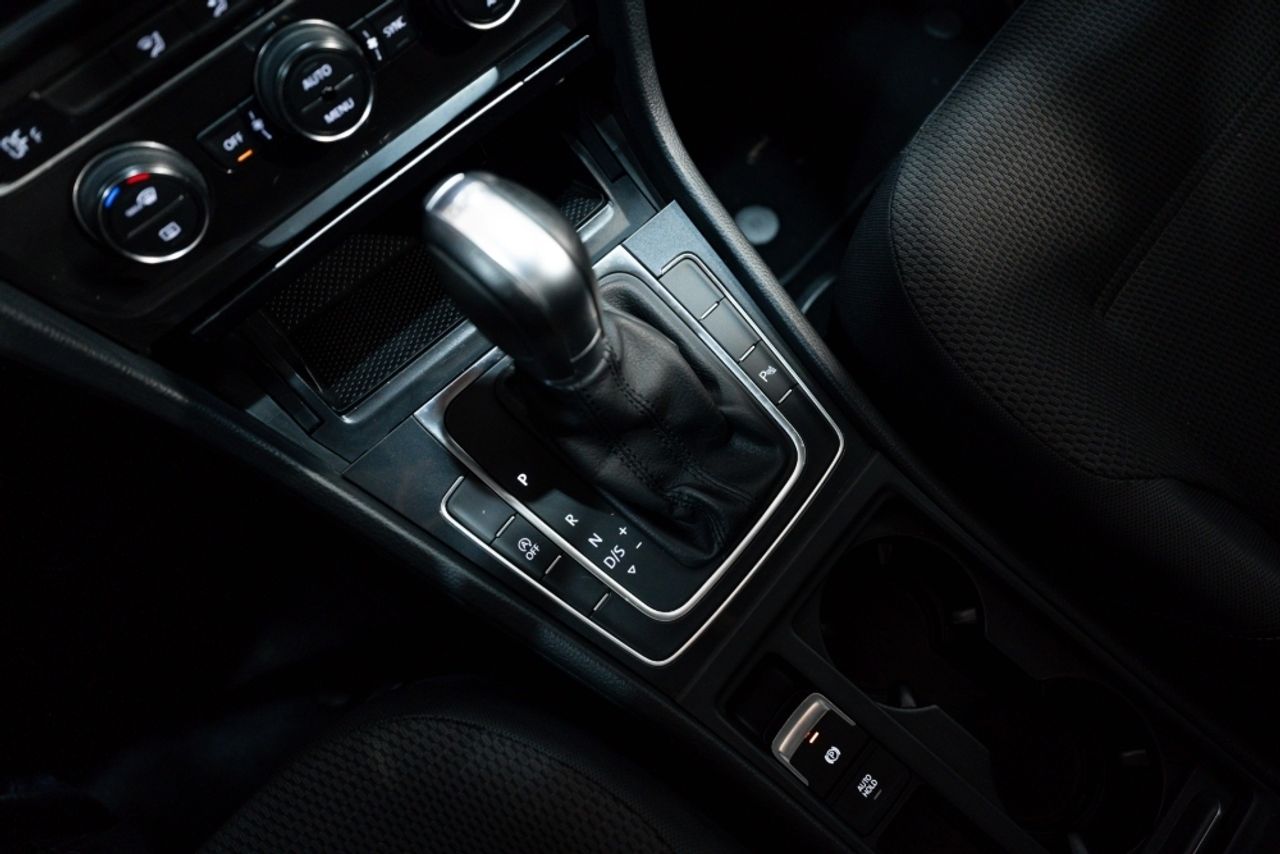 Foto Volkswagen Golf 19