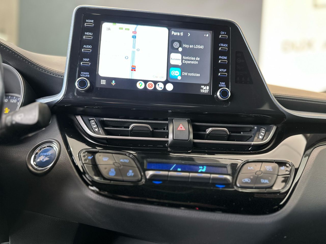 Foto Toyota C-HR 15