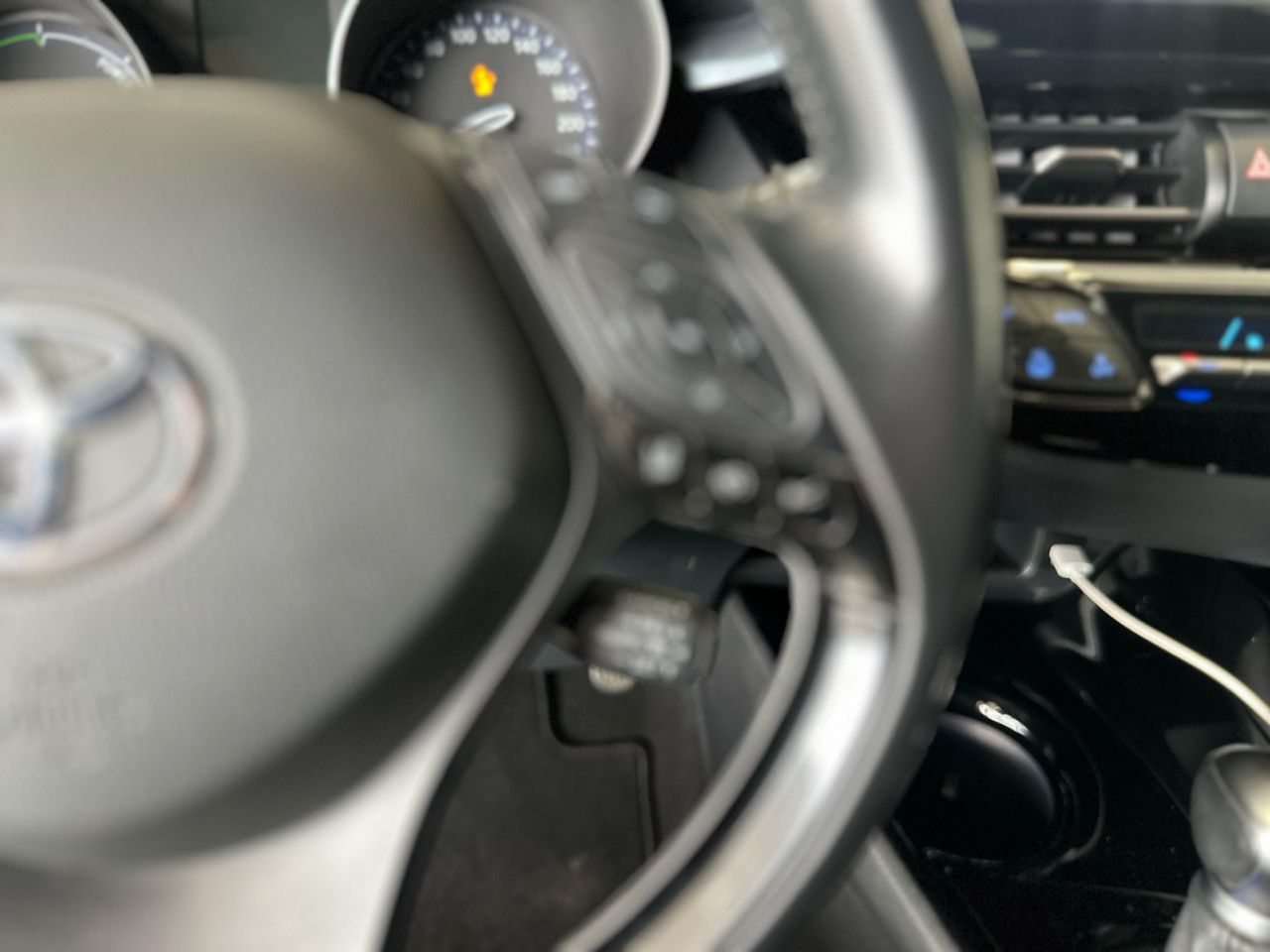 Foto Toyota C-HR 19