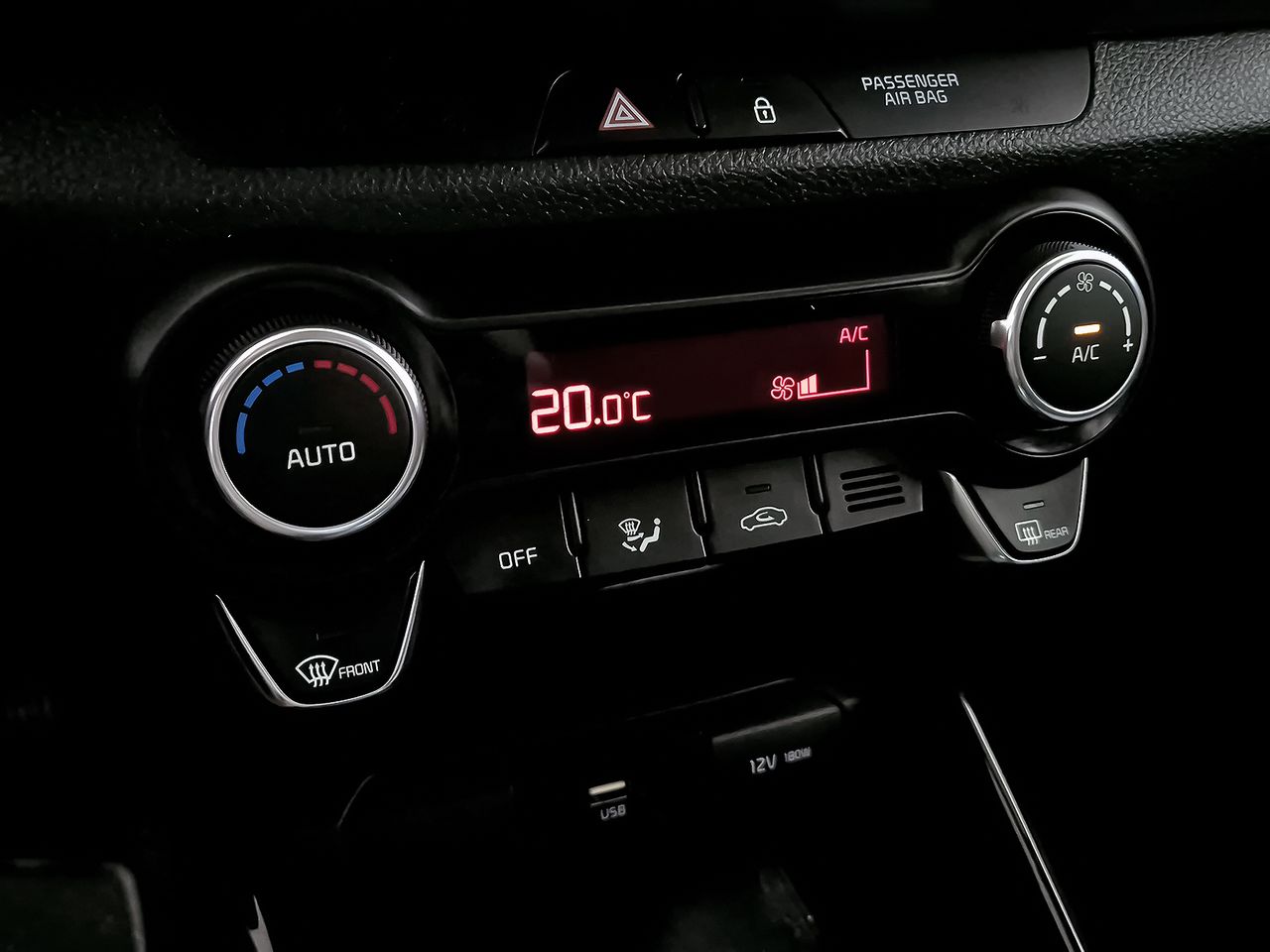Foto Kia Stonic 26